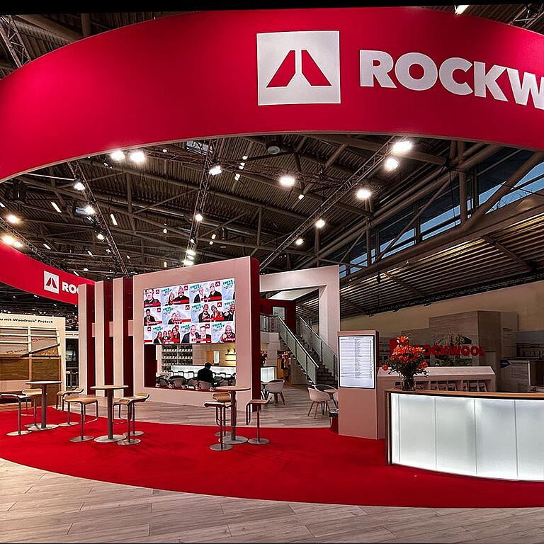 Messestand ROCKWOOL mit LED-Wand, Rigging – Veranstaltungstechnik von müllermusic auf 370 Quadratmetern